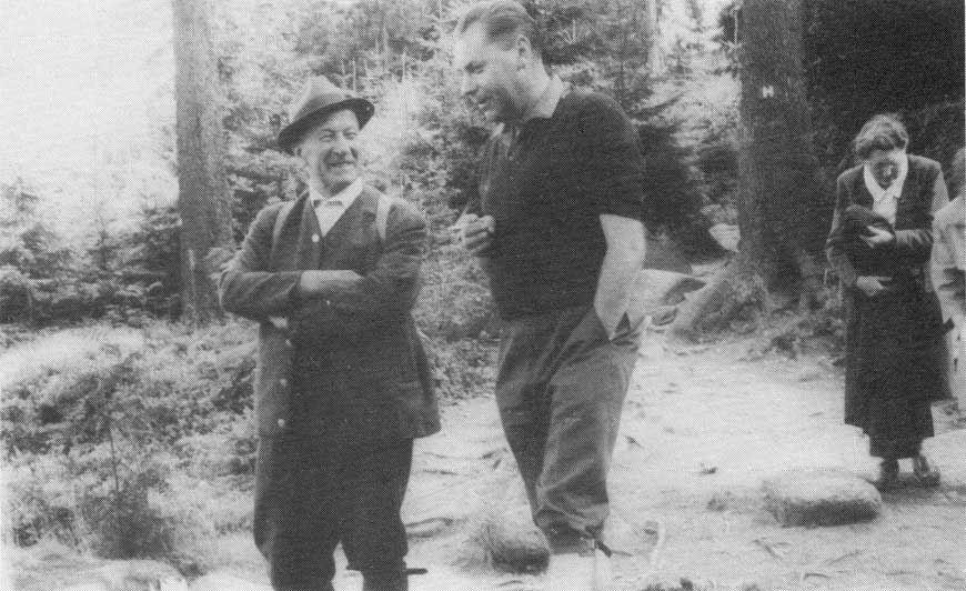 Paul Pemsel (links) und Hans Pauli auf Wanderung